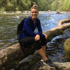 Meet your Posher, Danielle